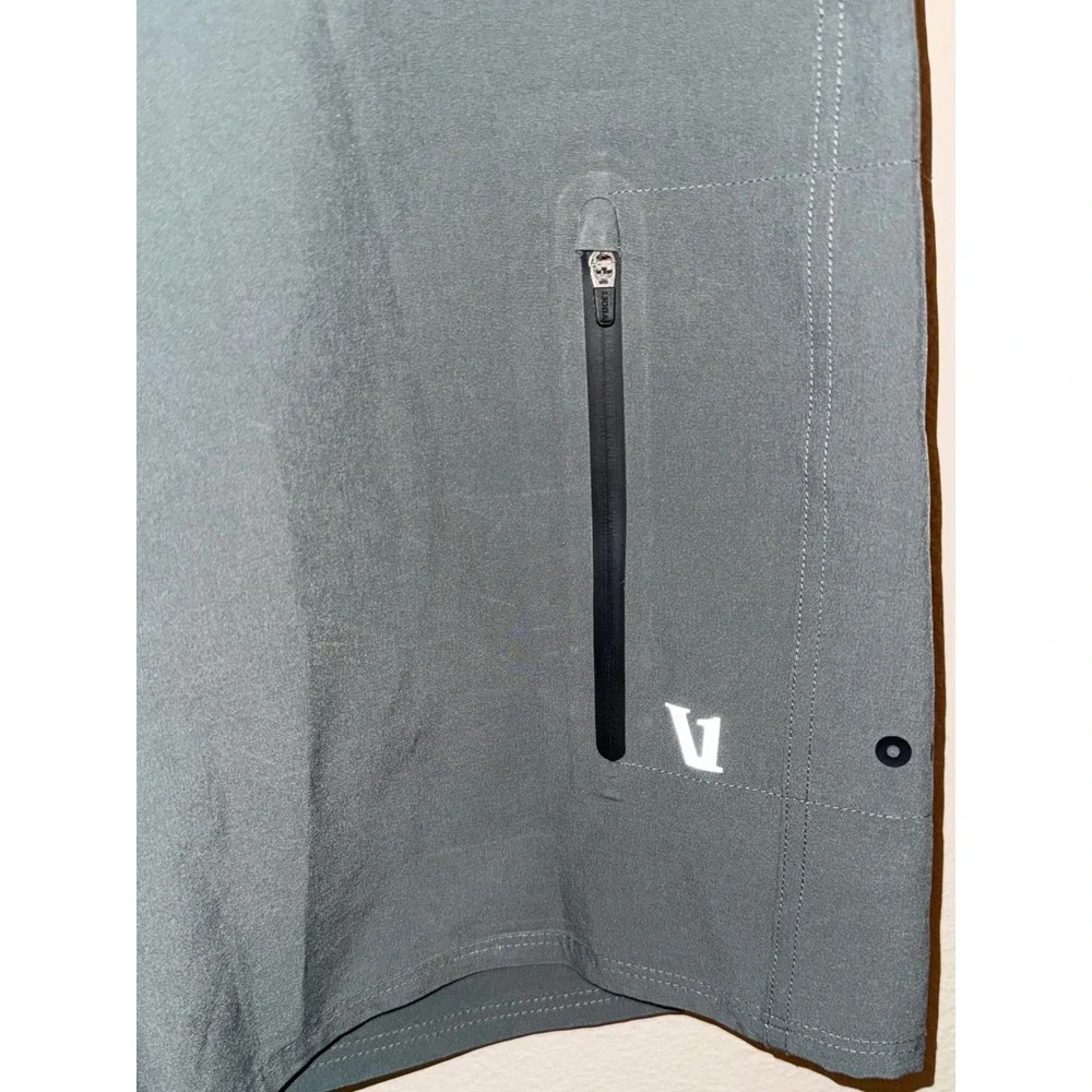 Vuori Cruise Board Shorts Mens 32 Charcoal Grey Camo Waistband Zip Pocket Surf